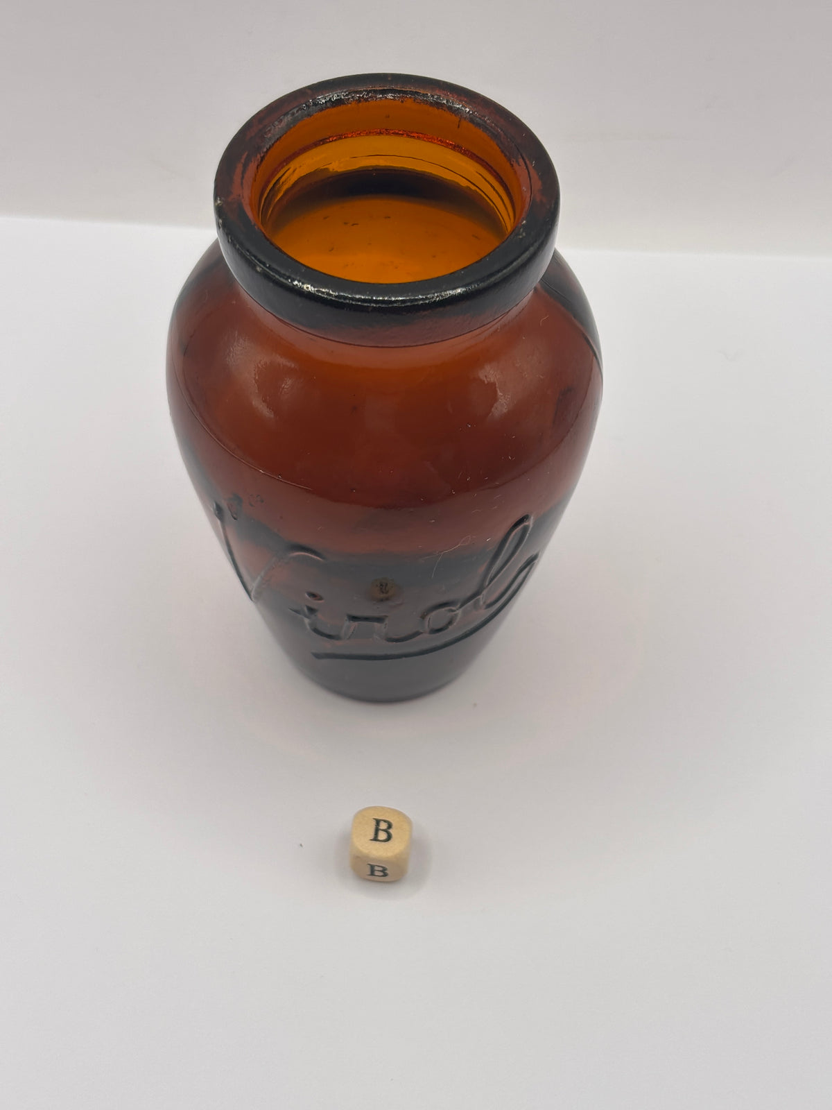 Old amber glass Virol jar (B) 10.5cms