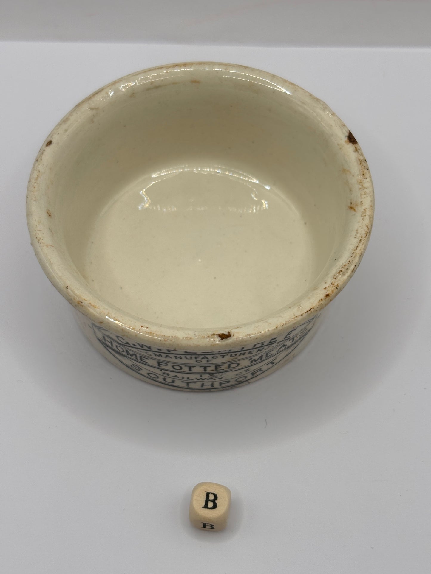 Old Plumtree advertising meat paste pot (B)