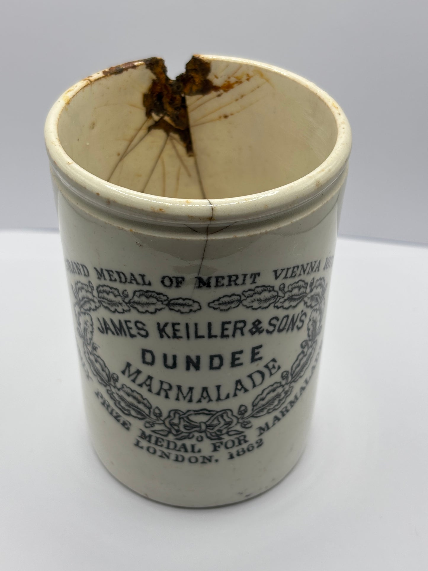 Old 1lb James Keiller Dundee marmalade jar. Damaged