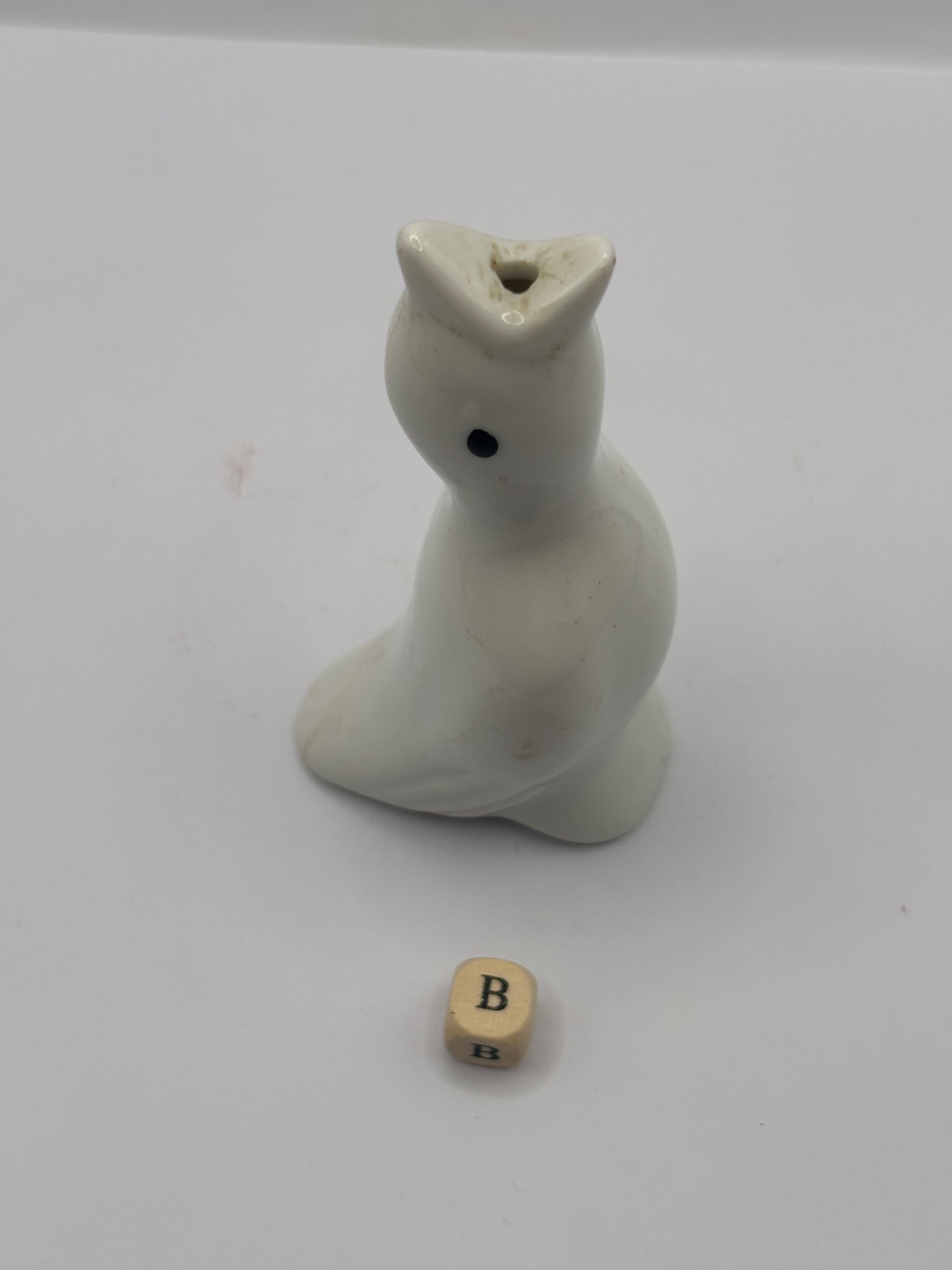 Old bird pie funnel (B)