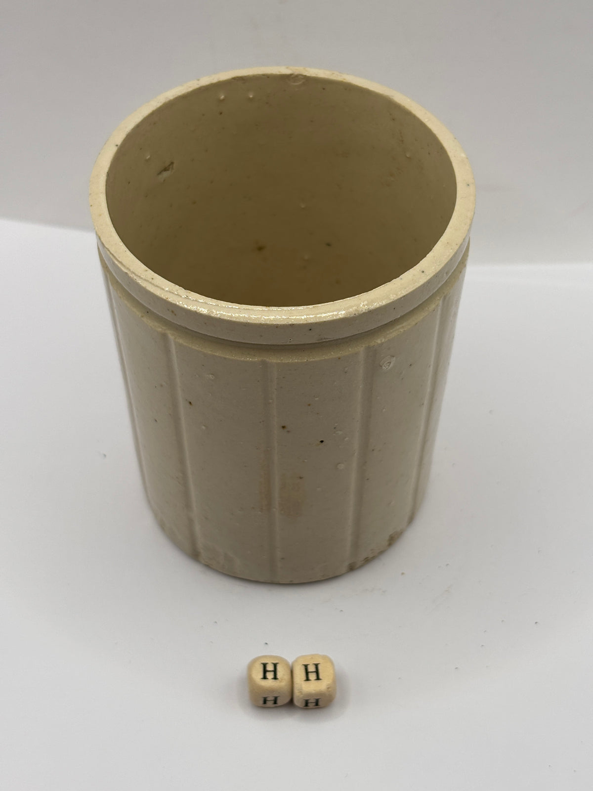 Old 1lb ribbed stoneware jam pot (HH)