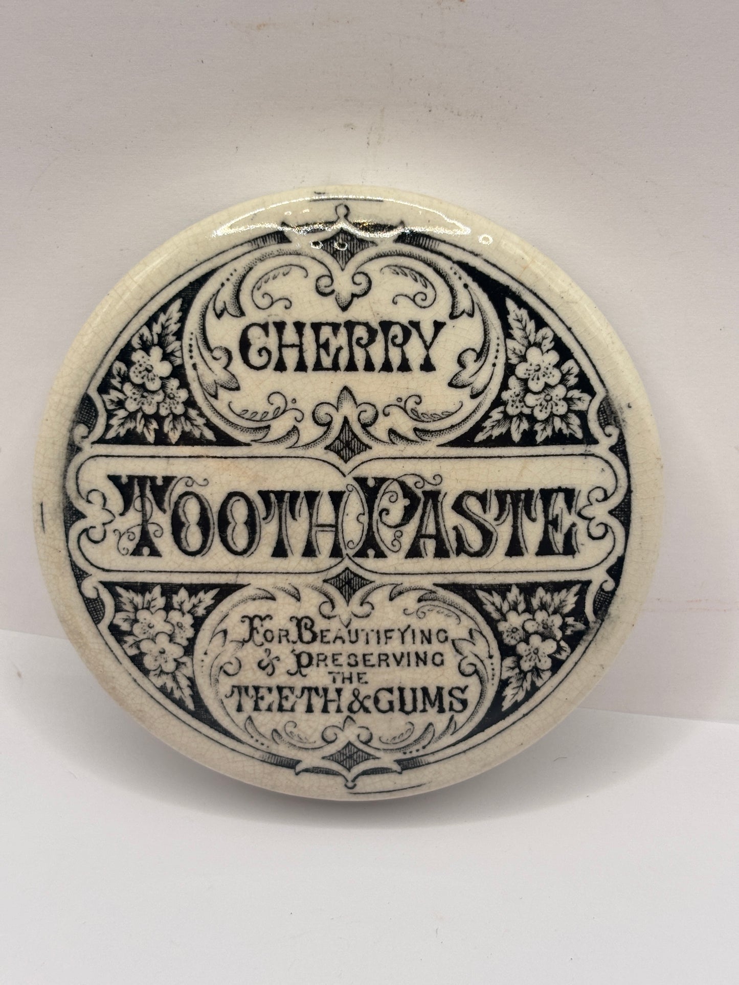 Old advertising lid, Cherry tooth paste