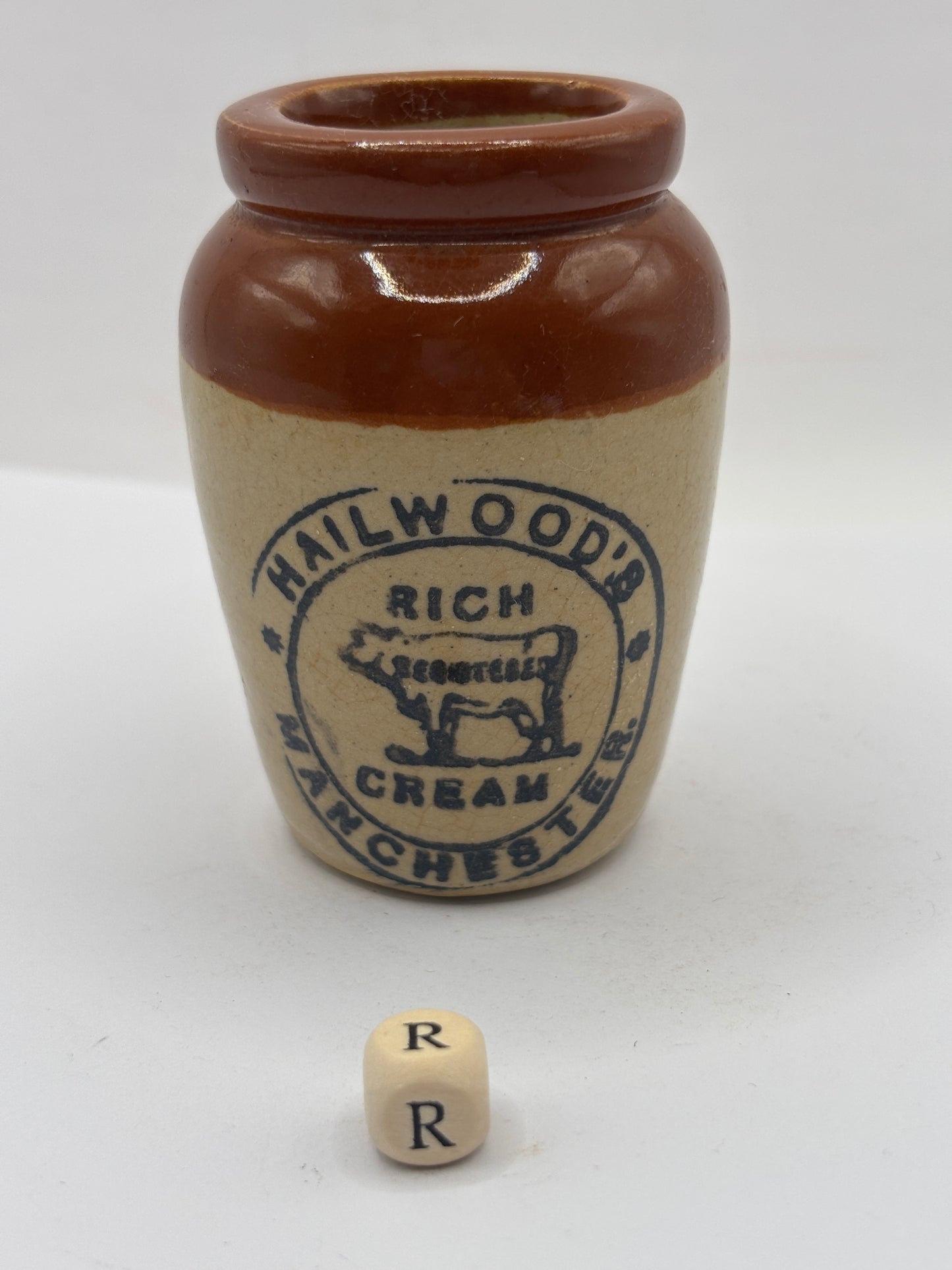 Old Manchester advertising cream pot, Hailwoods rich cream (R)