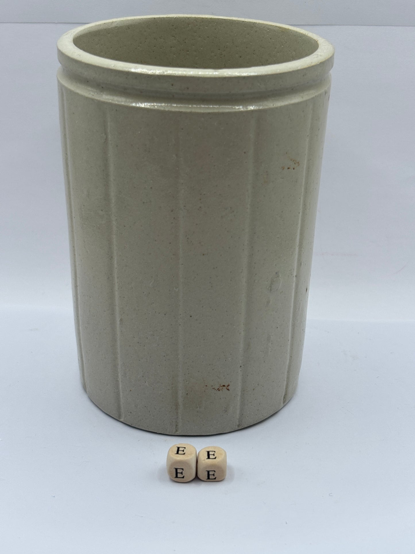 Old 2lb ribbed stoneware jam pot (ee)