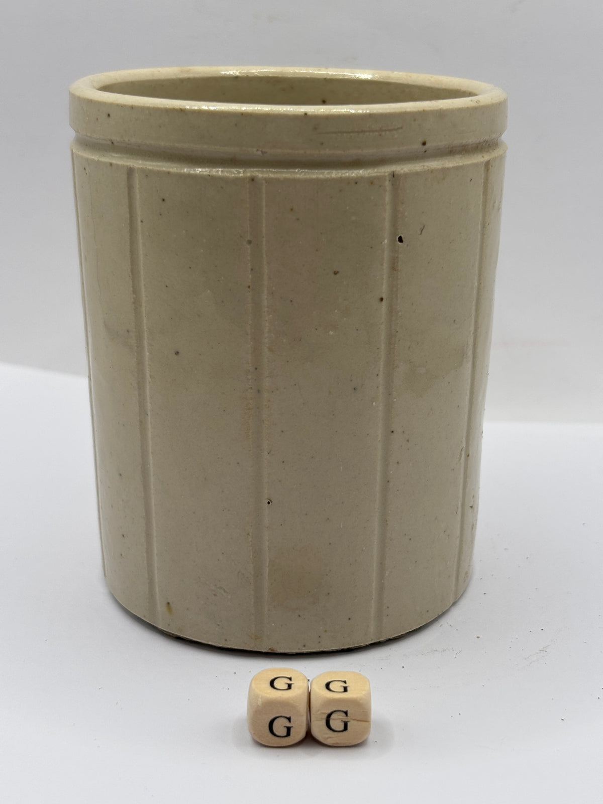 Old 1lb ribbed stoneware jam pot (GG)