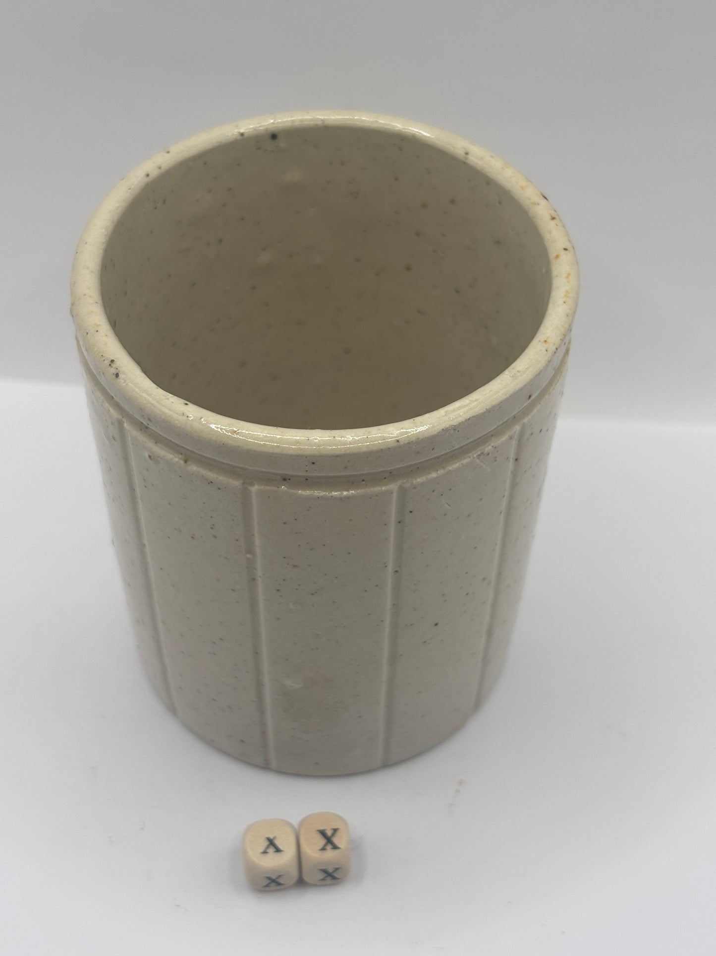 Old 1lb ribbed Hartleys stoneware jam pot (xx)