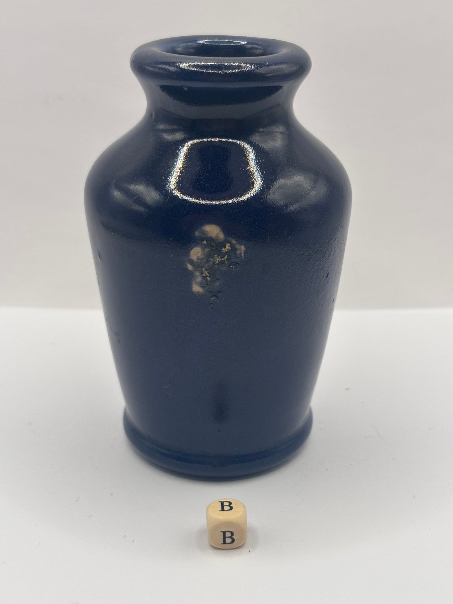 Old blue stoneware jar, Ronuk (B)