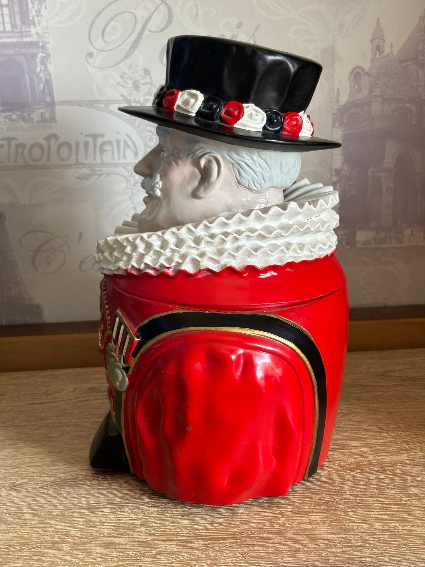 Vintage novelty advertising ice bucket, Beefeater