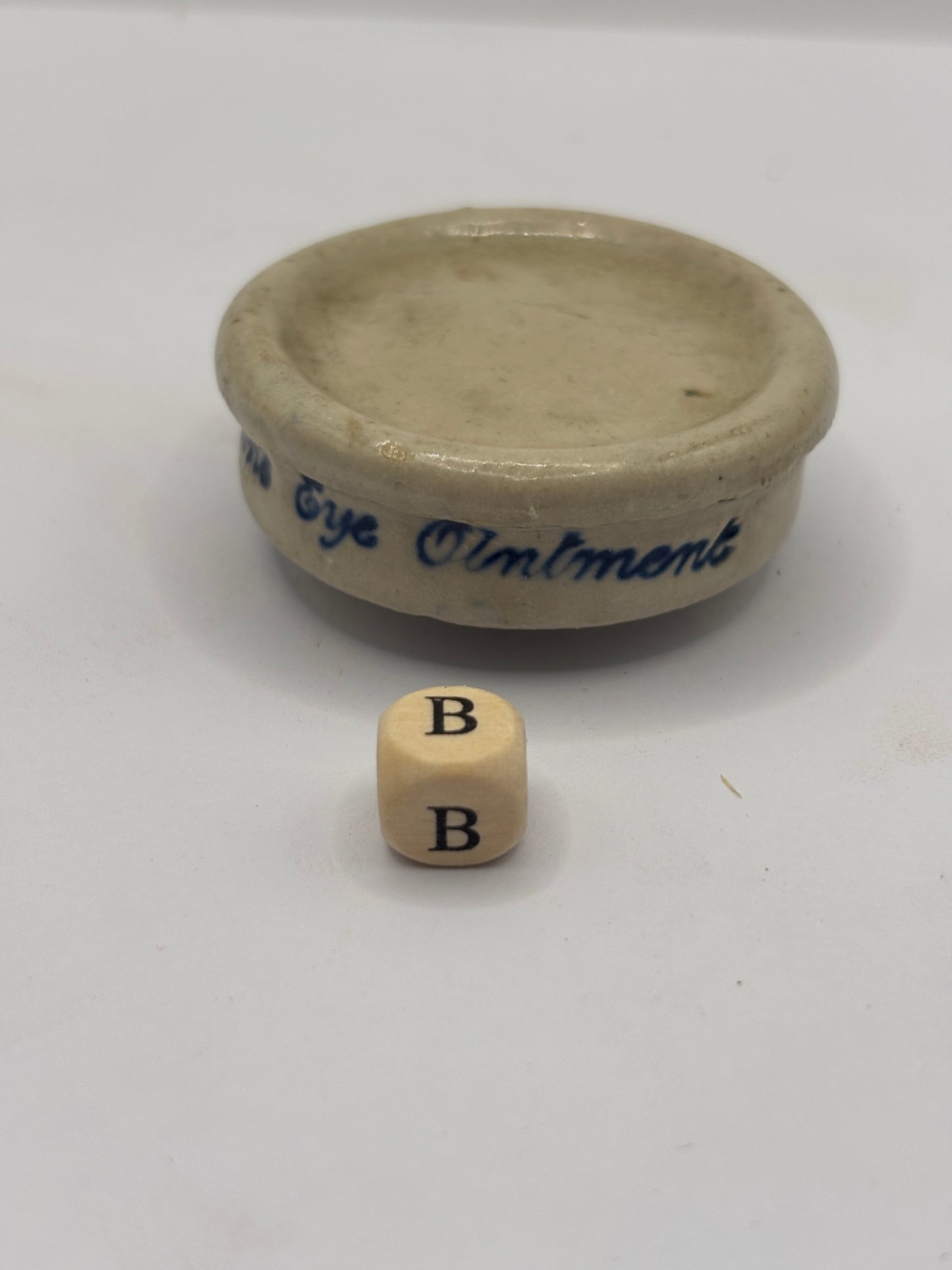 Old Singletons stoneware eye ointment (B)