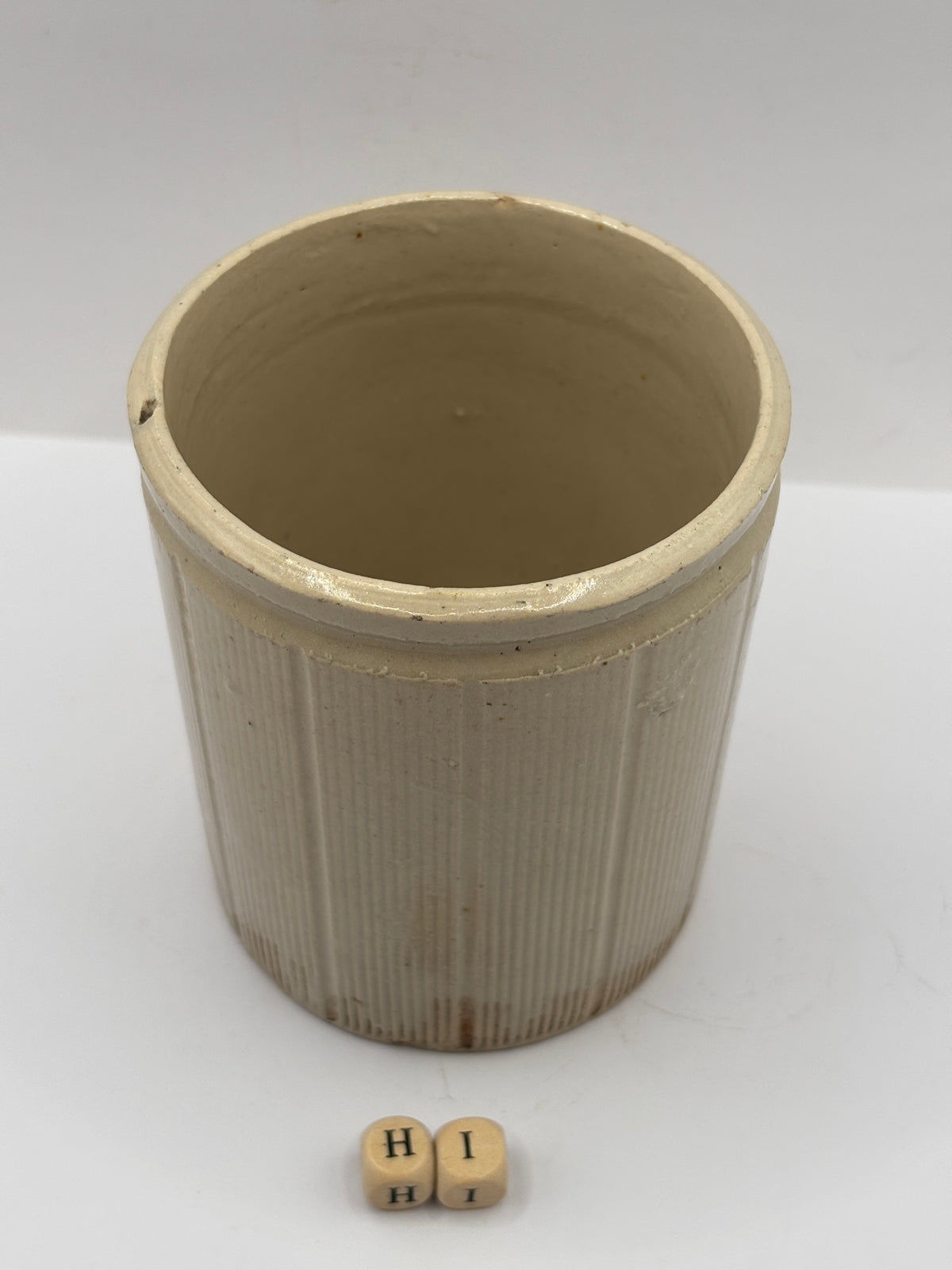 Old 1lb ribbed Hartleys stoneware jam pot (Hi)
