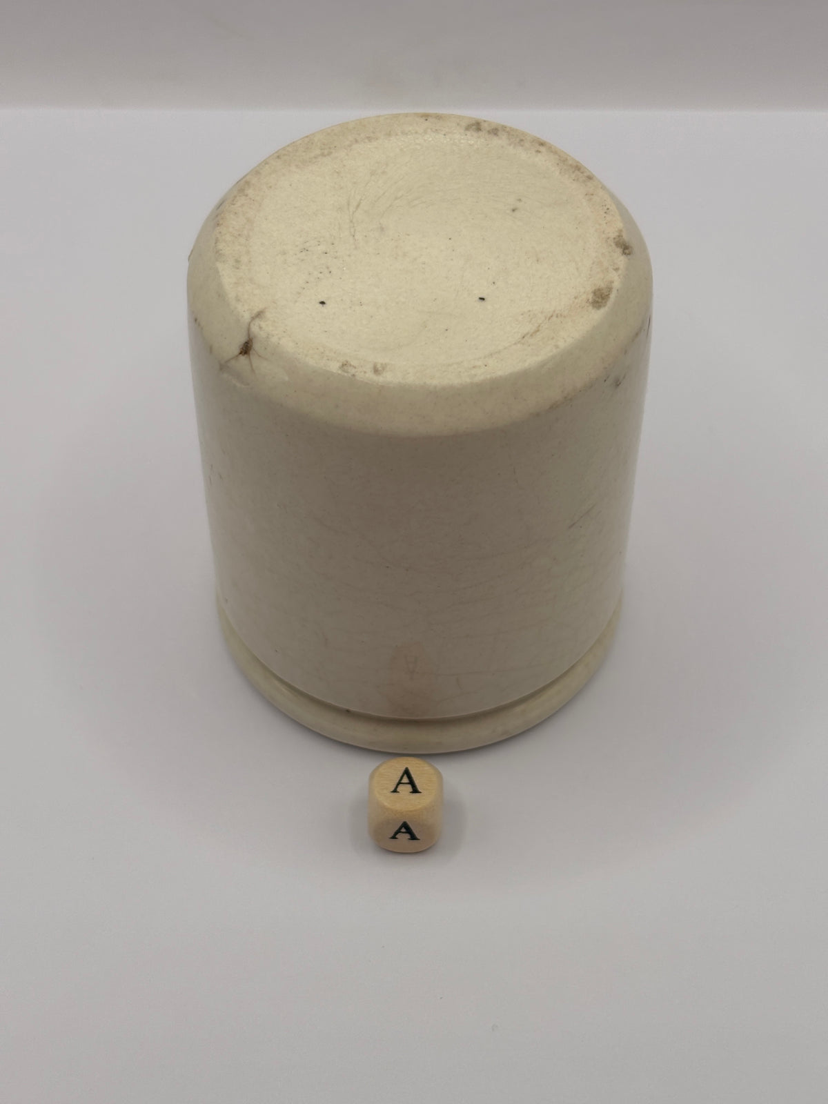 old chunky stoneware pot (a) 7cms
