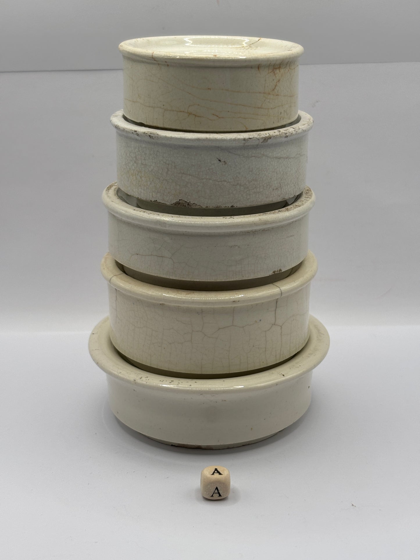 5 old stoneware bases, stackers (a) damages