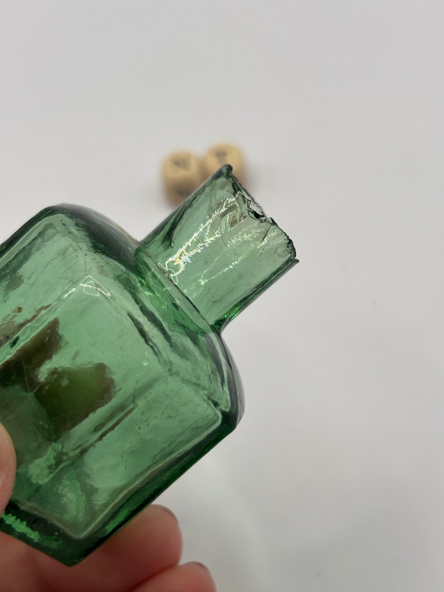 Old green glass ink bottle, inkwell, penny ink (NT)
