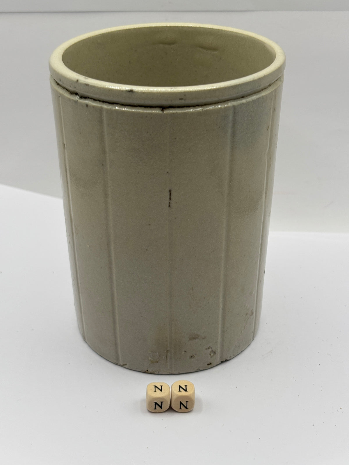 Old 2lb ribbed stoneware jam pot (NN)