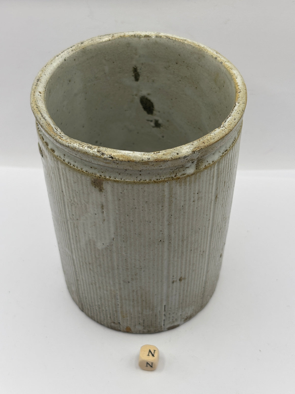 Old 2lb ribbed stoneware jam pot (N)