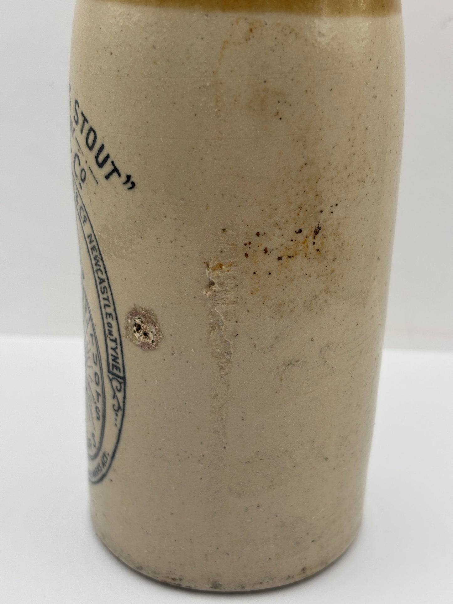 Old stoneware stout bottle, The Doctors stout, Ross & Co. Hairline