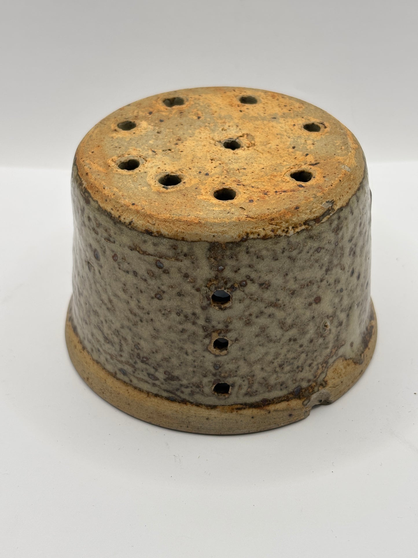 Old french stoneware cheese strainer. Small (chips)