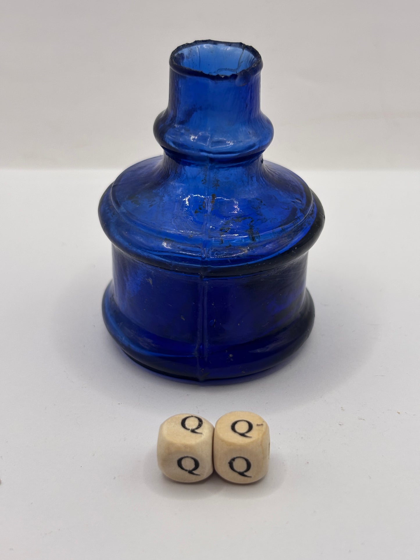 Old cobalt blue glass ink bottle, inkwell (QQ)