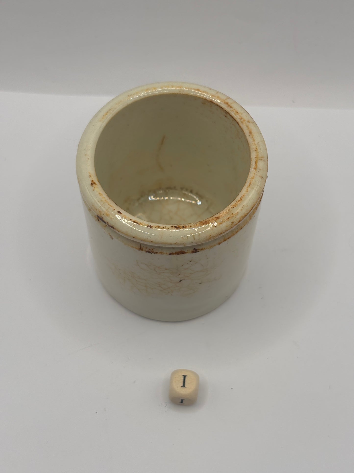 Old chunky stoneware pot (i)