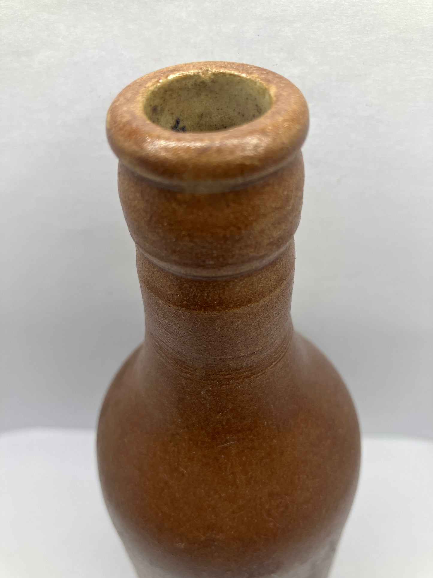 Brown stoneware ginger beer bottle, Harris & Co