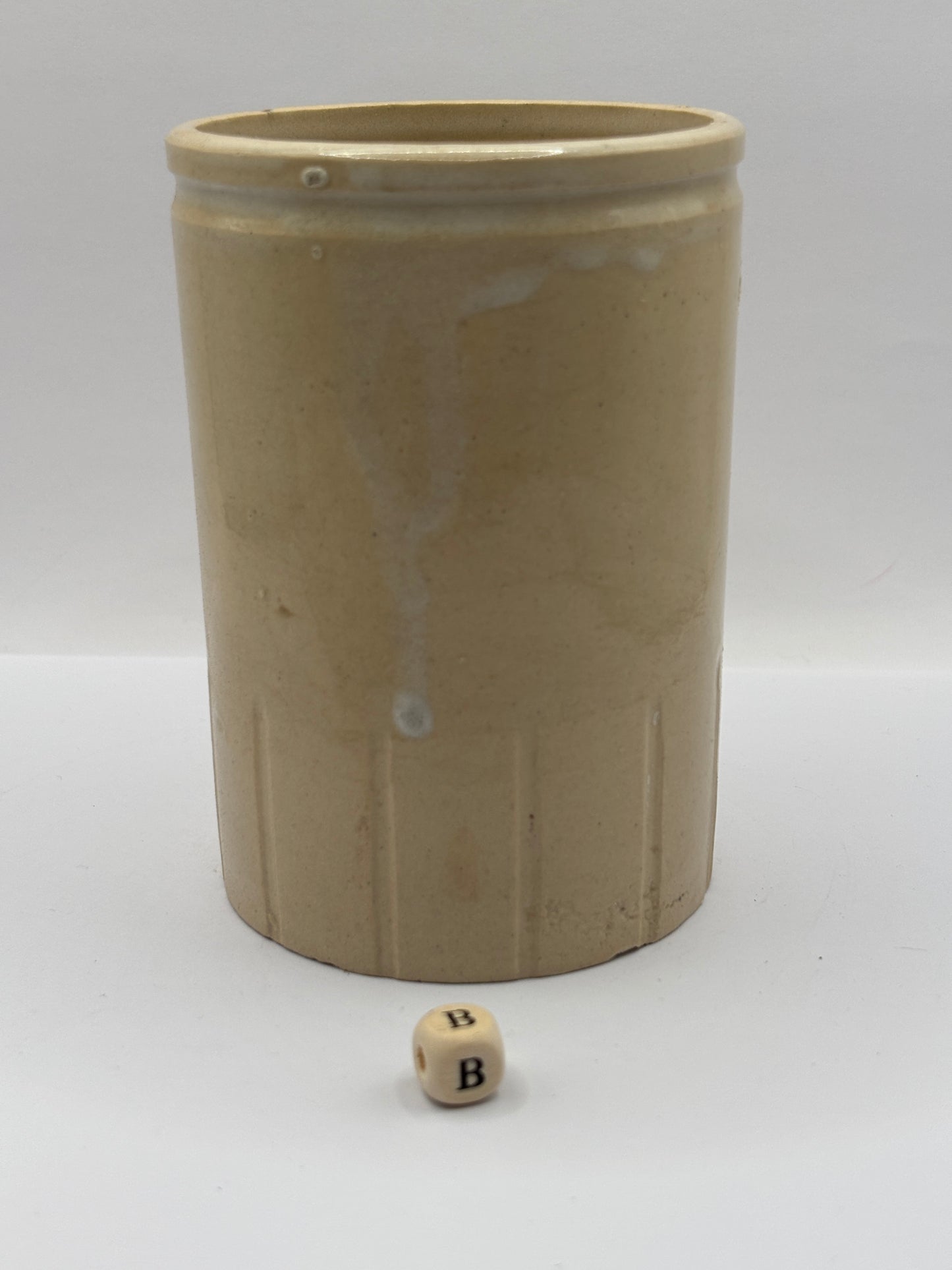 Old 1lb half ribbed stoneware jam pot (B)