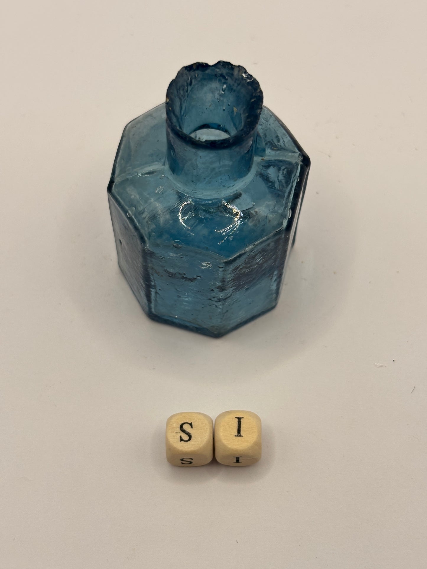 Old blue glass ink bottle, inkwell, penny ink (si)