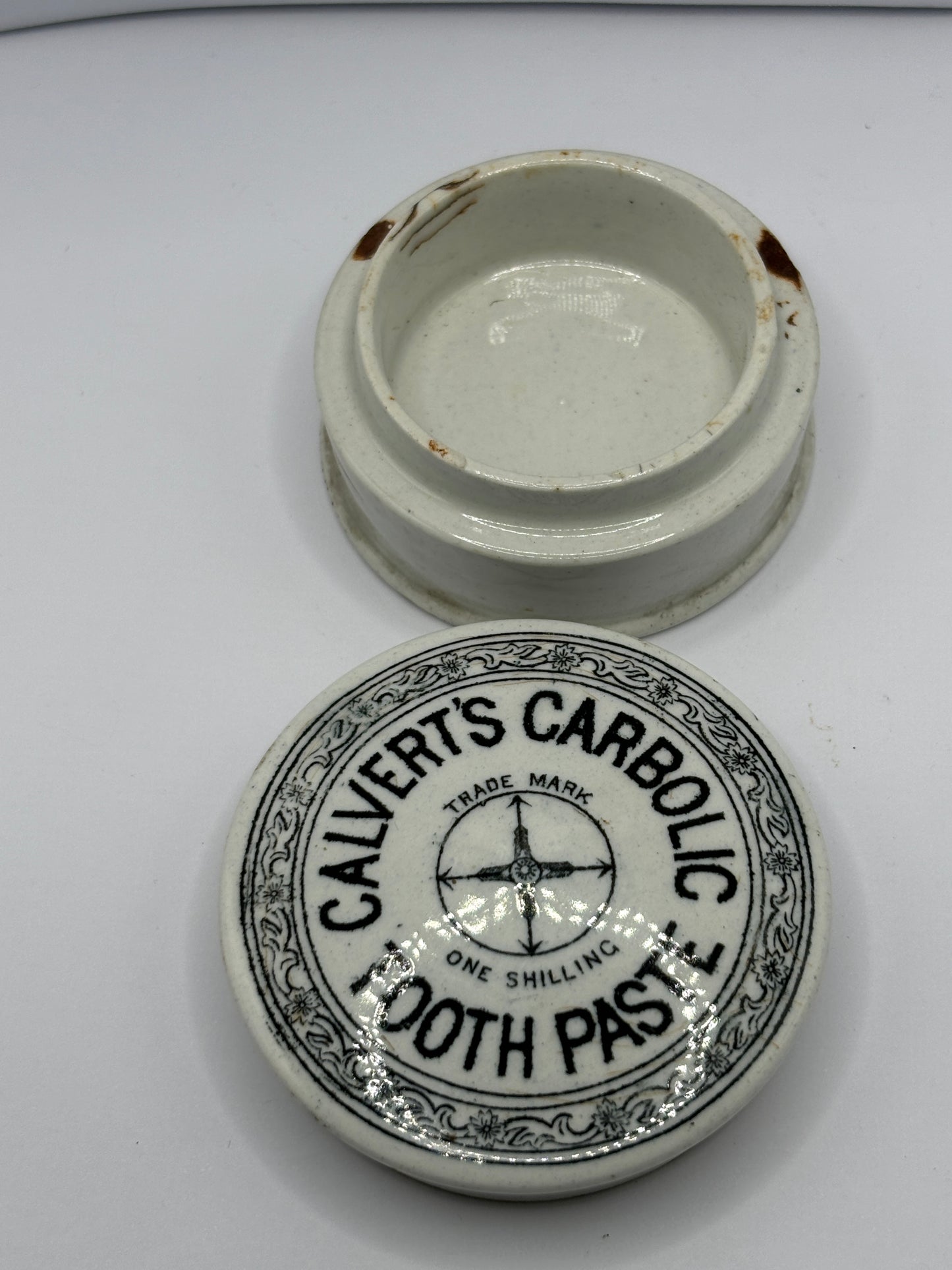 Old calverts advertising lid & base