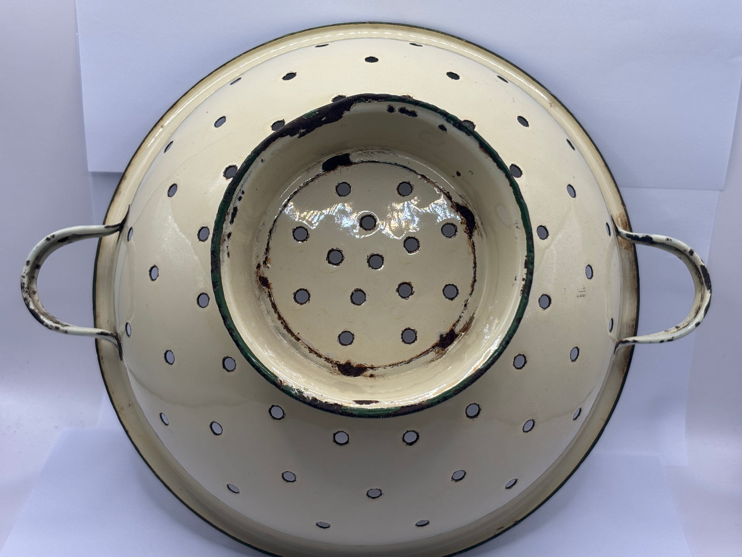 Vintage enamel colander/strainer