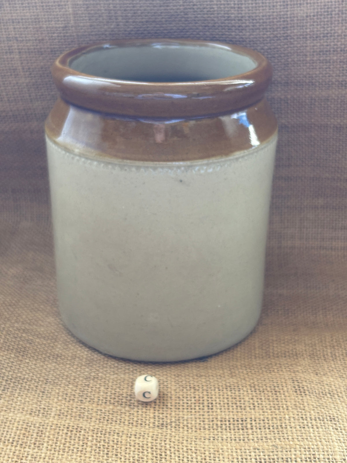 Old stoneware jar/ pantry pot (C)