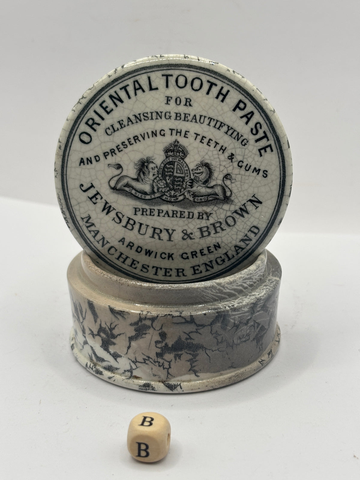 Old advertising lid and base, Oriental tooth paste Jewsbury & Brown (B)