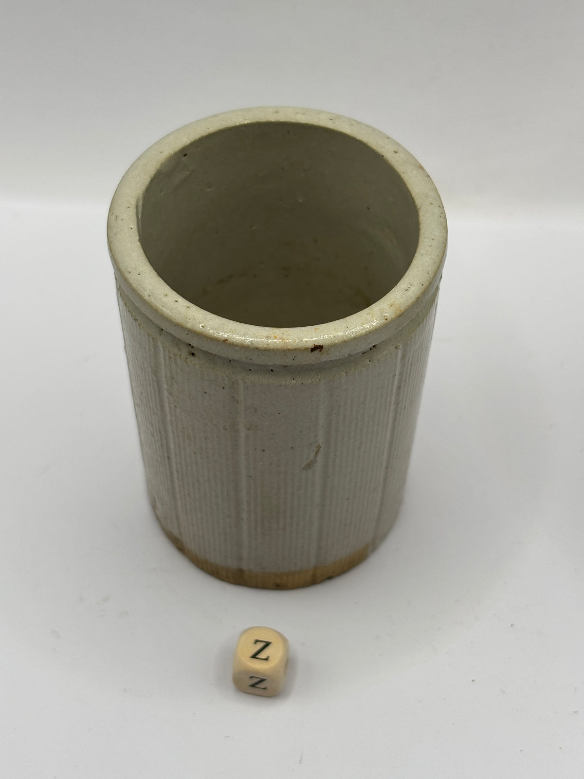 Old small ribbed stoneware jam pot (z)