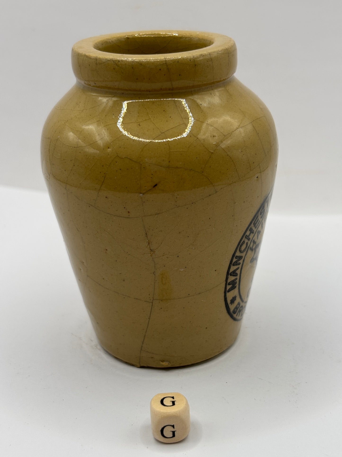 Old Manchester advertising cream pot, Manchester creamery (G)