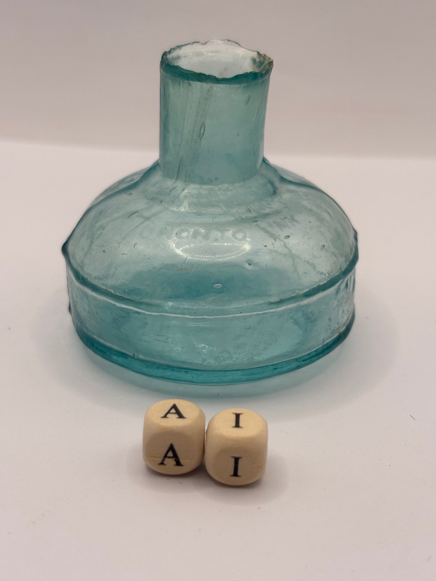 Old advertising ink, Ononto ink, inkwell, ink bottle (AI)