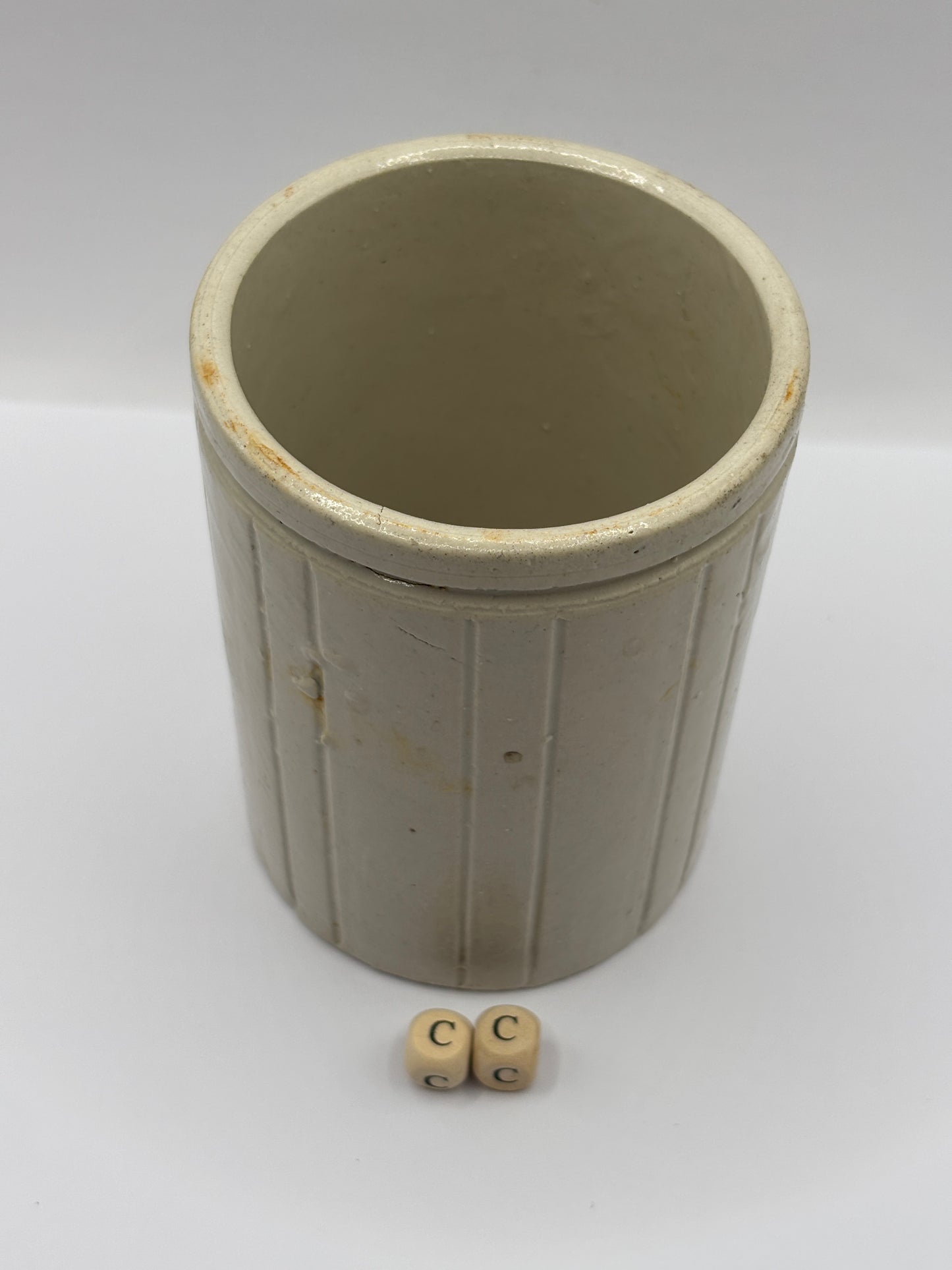 Old 1lb ribbed Hartleys stoneware jam pot (cc)