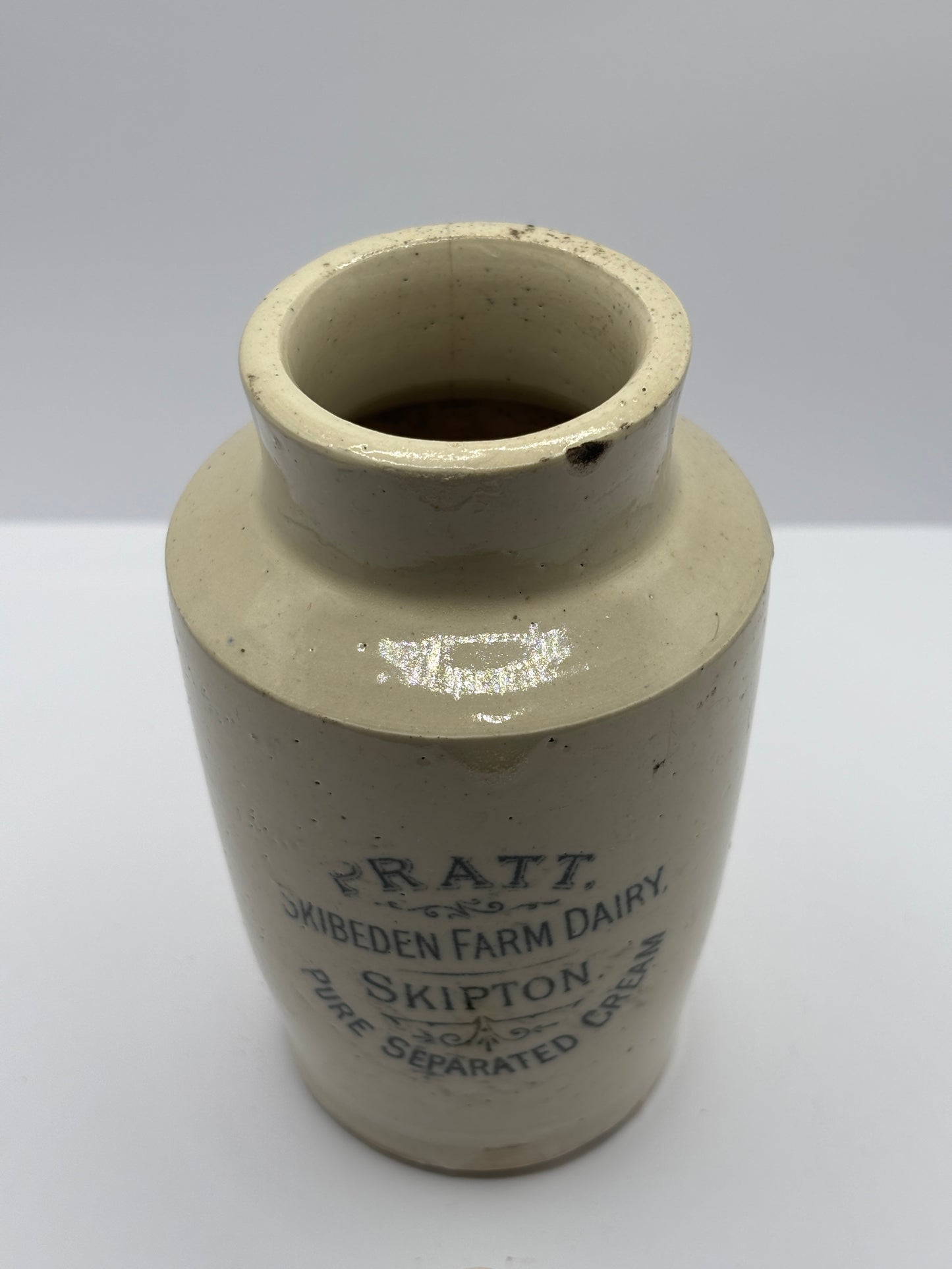 Old Skipton advertising cream pot (B) Skibeden farm dairy