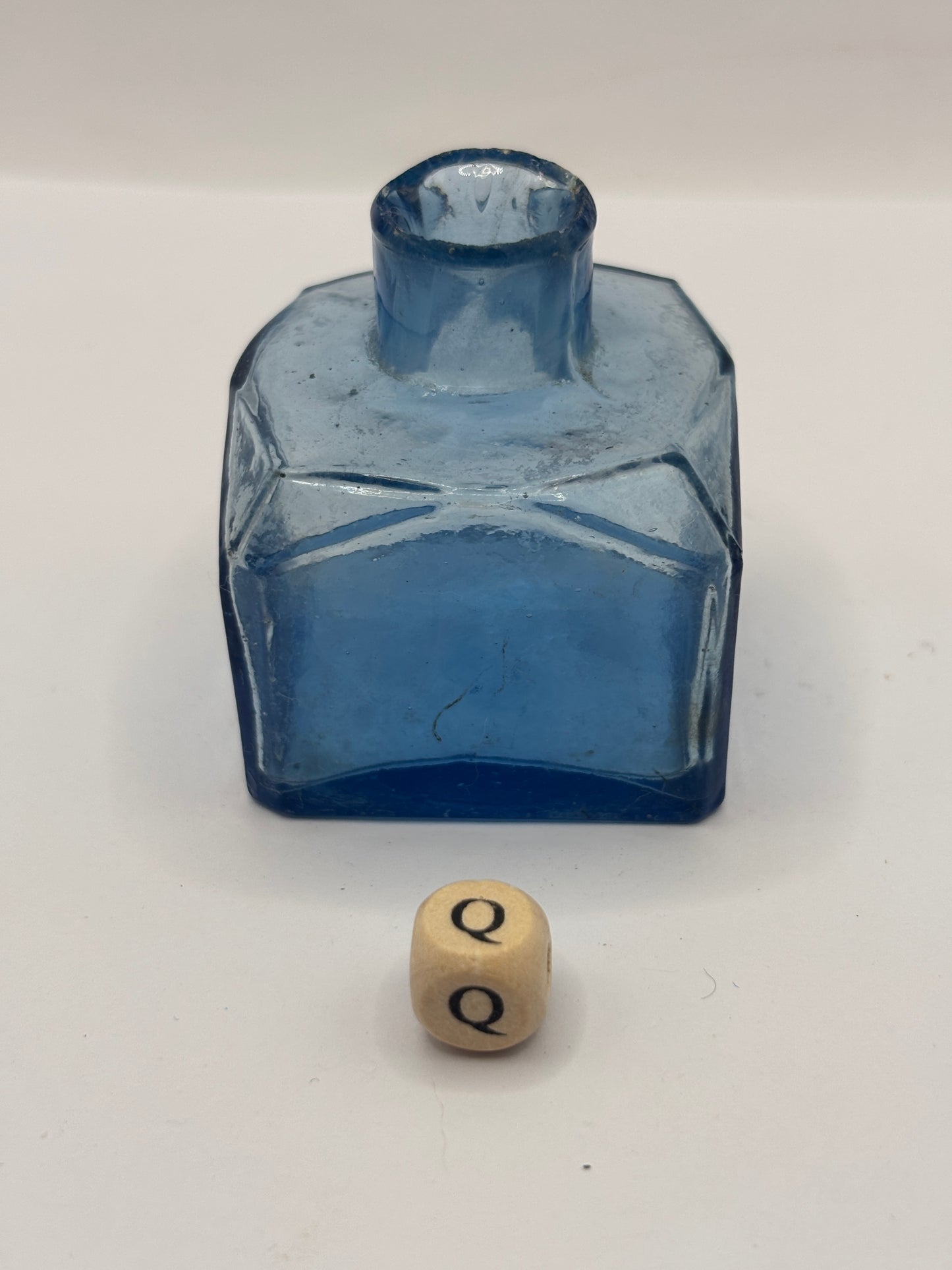 Old blue glass ink bottle, inkwell, penny ink (Q)