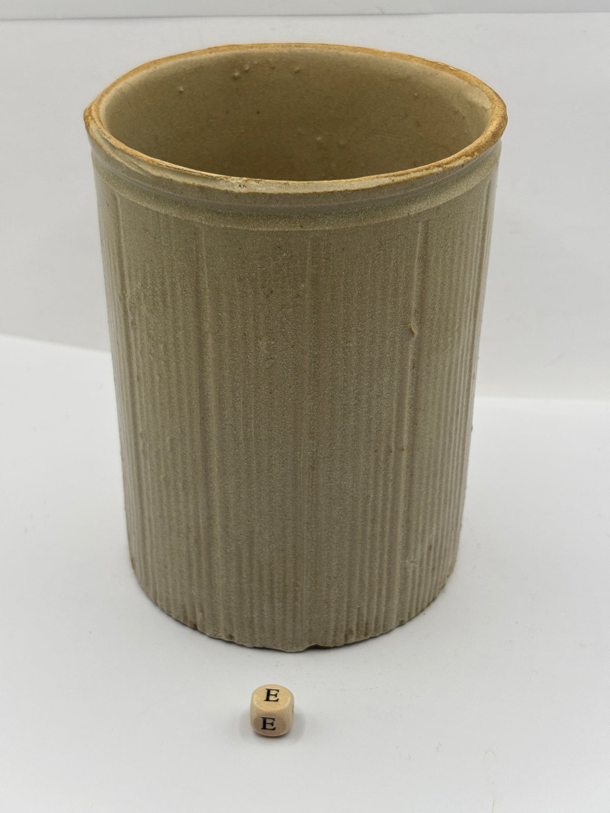 Old 2lb ribbed stoneware jam pot (E)