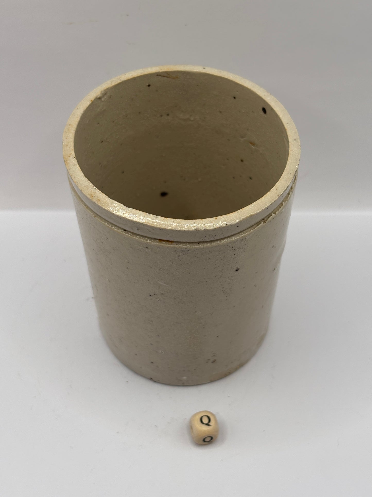 Old 1lb smooth stoneware jam pot (Q)