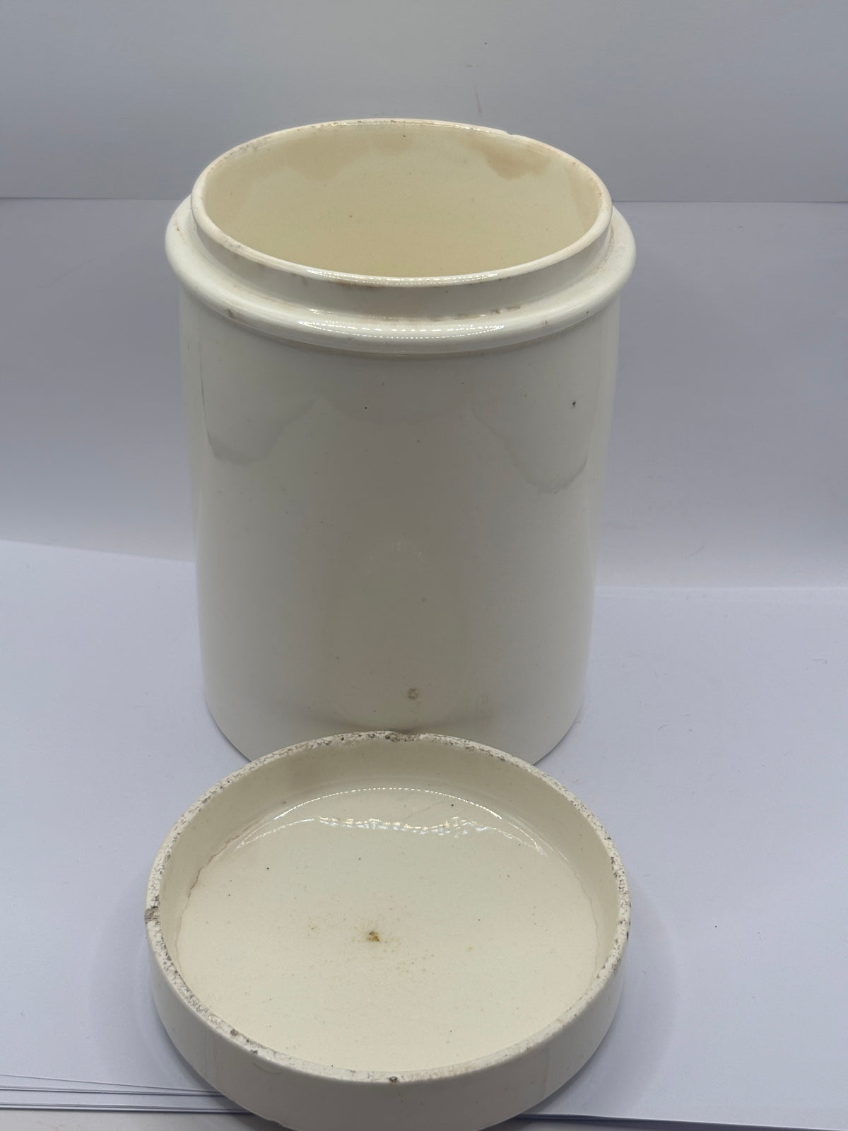 Old large plain white stoneware apothecary jar and lid (D)