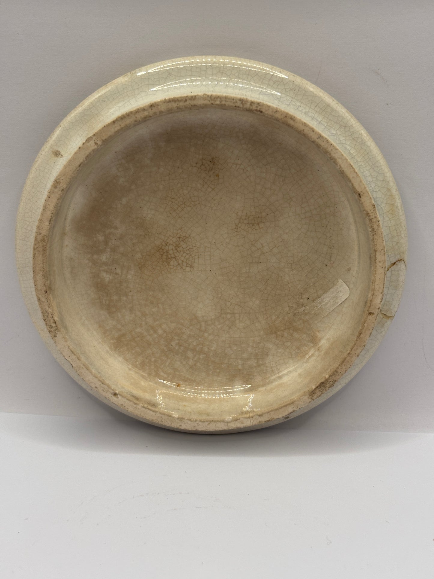 Old prattware lid, shells