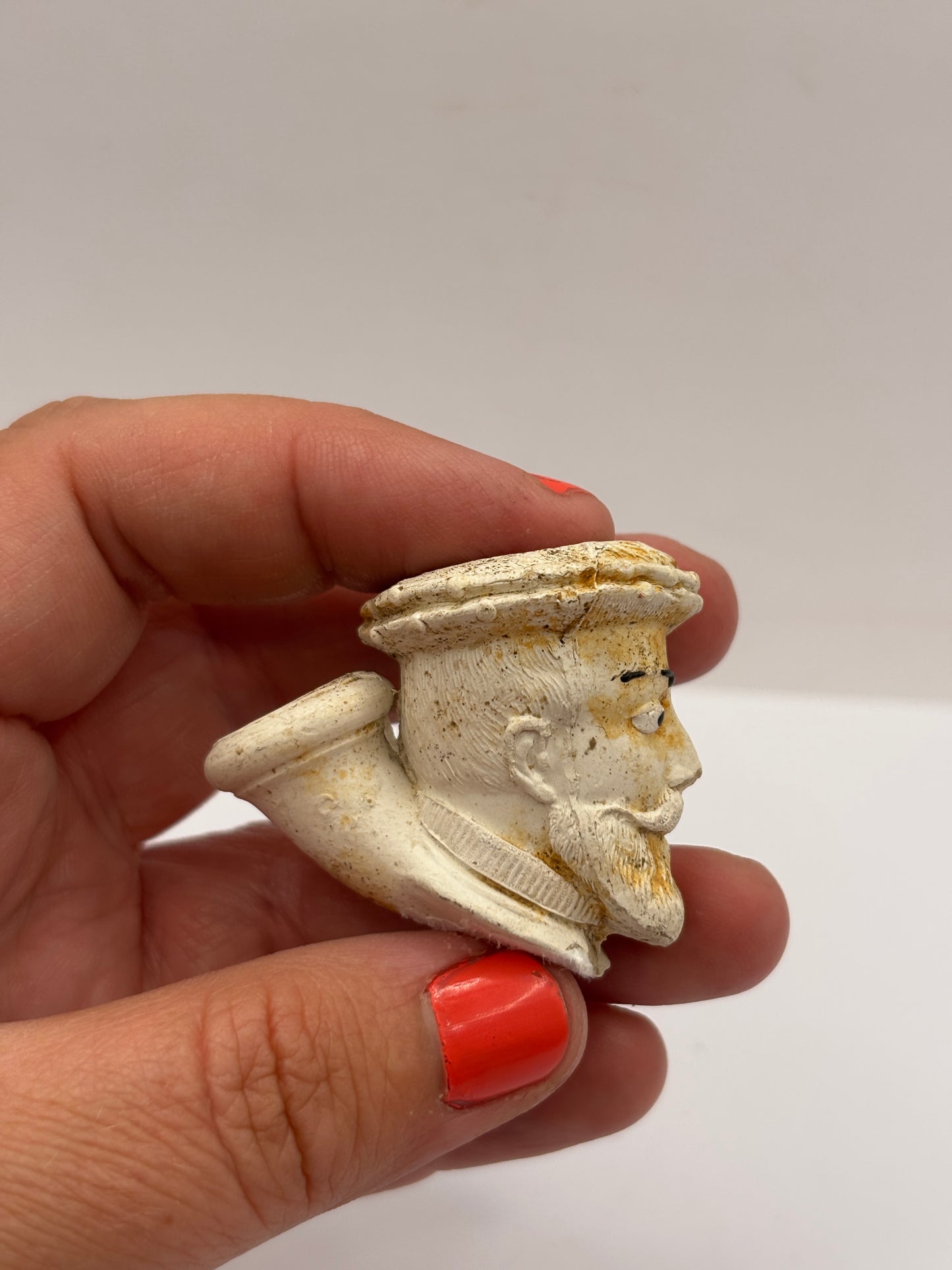 Old figural clay pipe head, pipe bowl