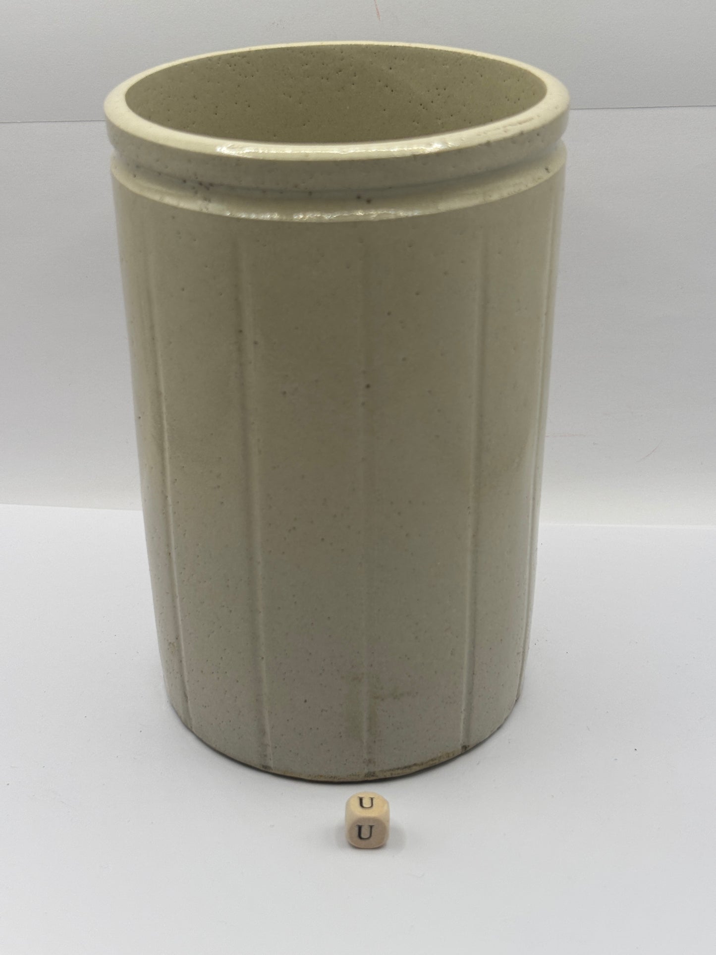 Old large 3lb ribbed stoneware jam pot (u)
