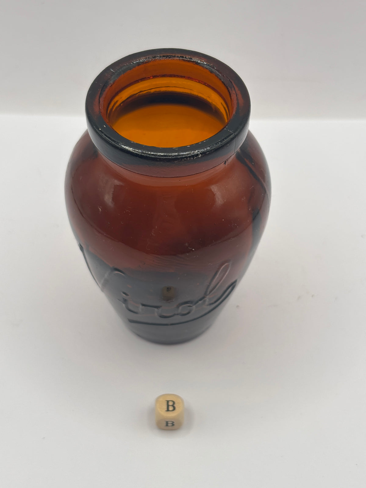 Old amber glass Virol jar (B) 10.5cms