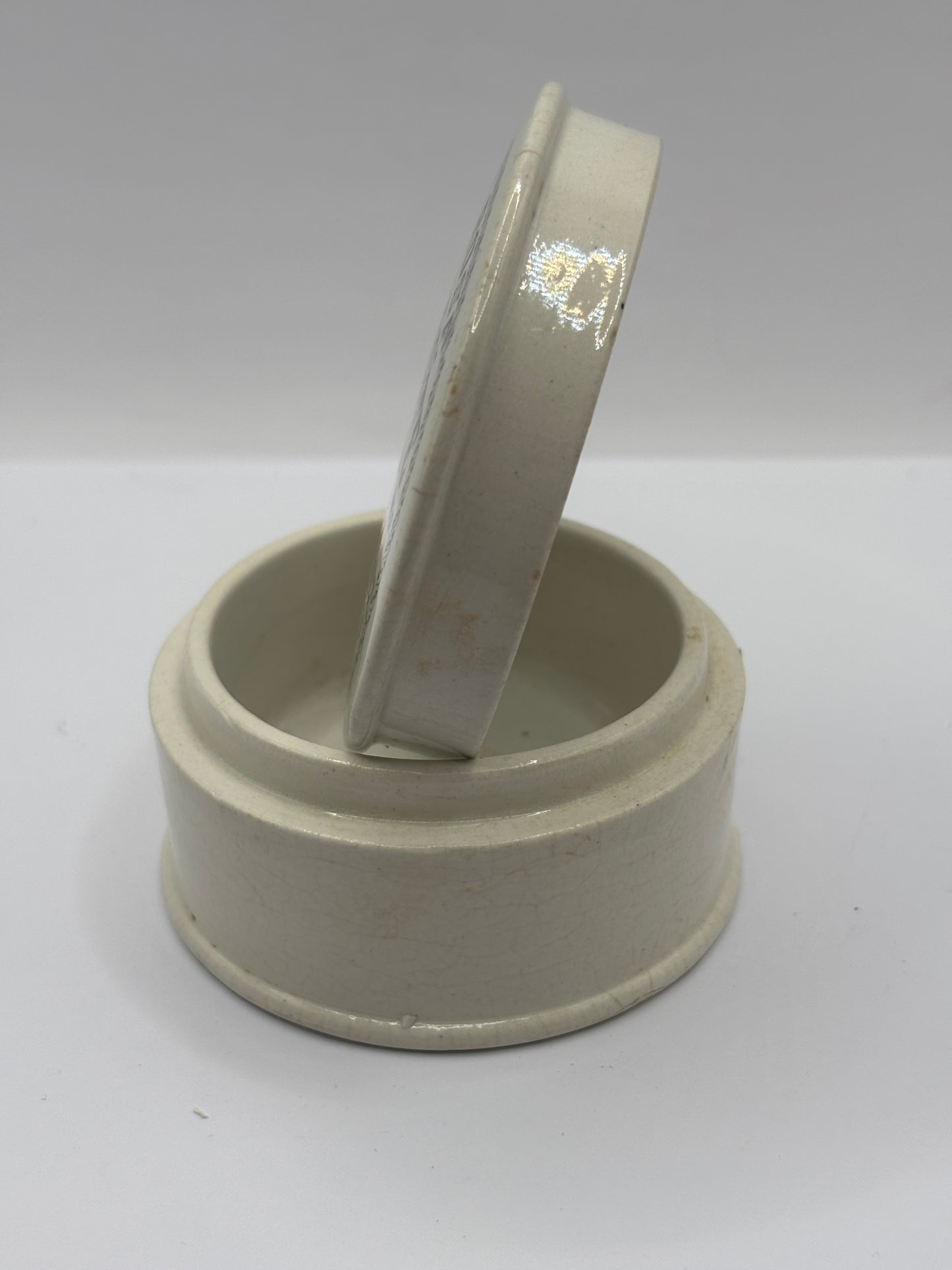 Old advertising lid and base, White Rose Tooth Paste