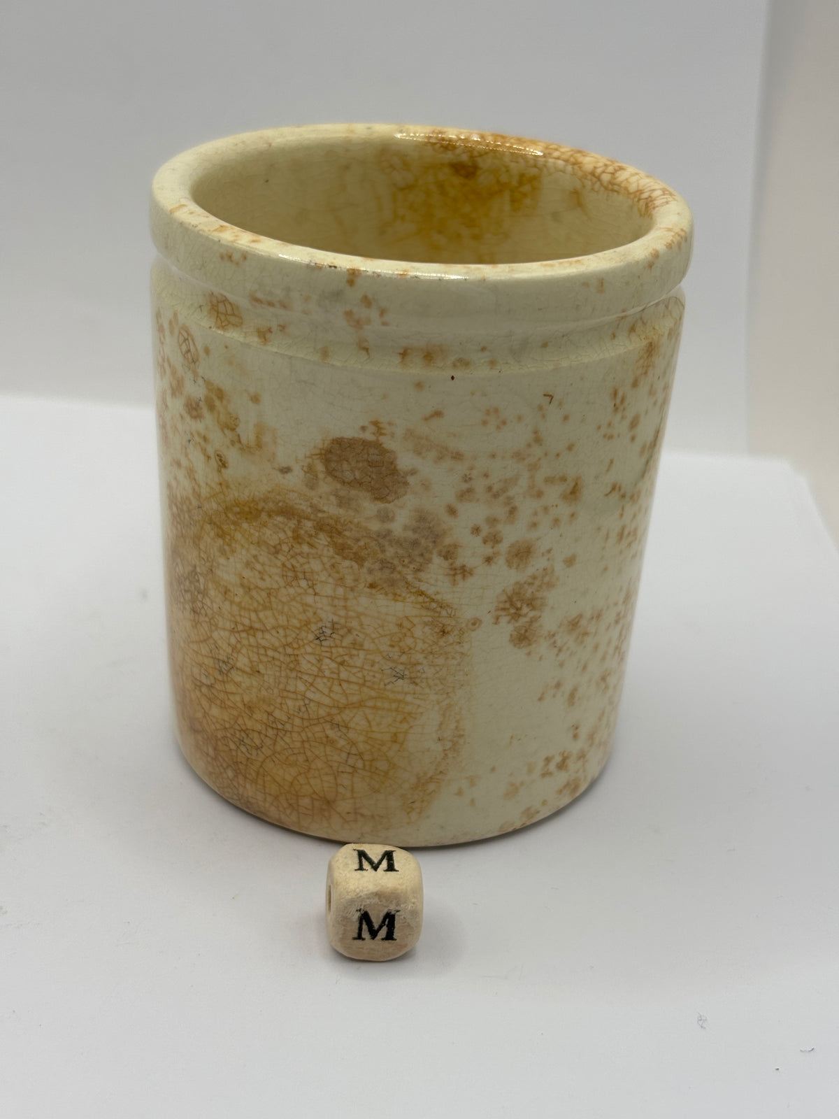 Old small chunky stoneware pot (m)