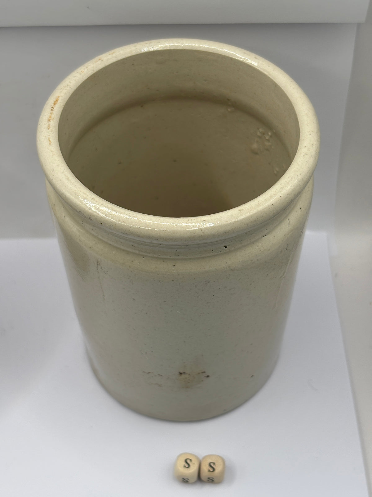 Old 2lb rolled top stoneware jam pot (ss)