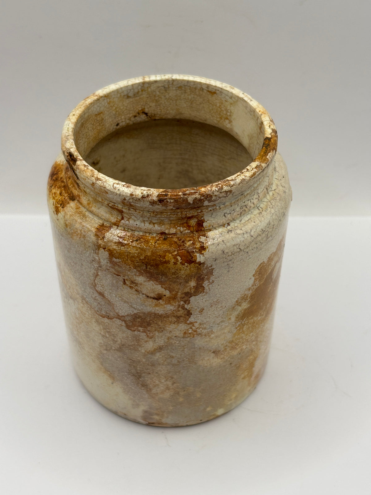 Old 1lb rolled top stoneware jam pot stained & crazed
