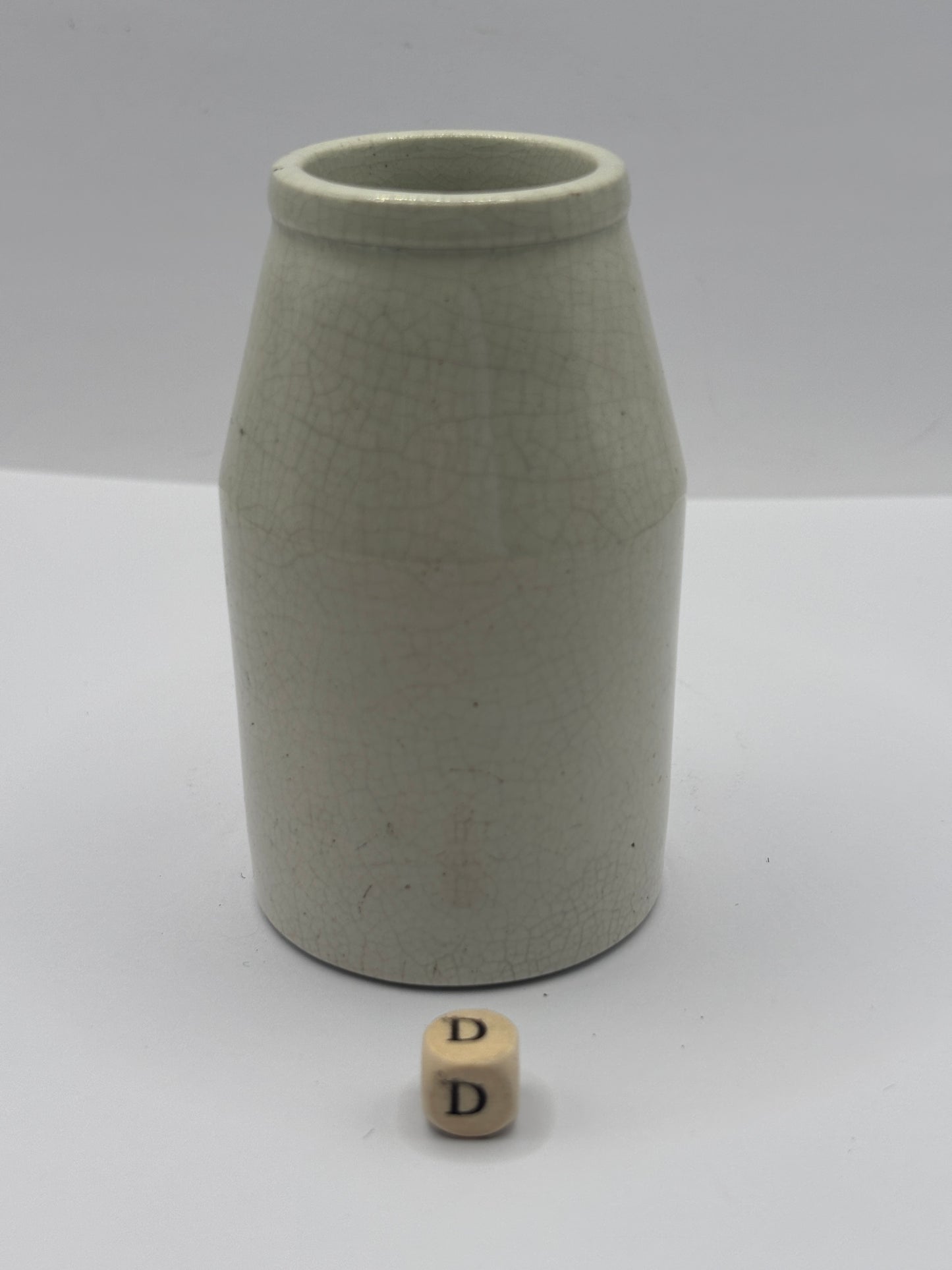 Old white stoneware jar, creamer, churn (D)