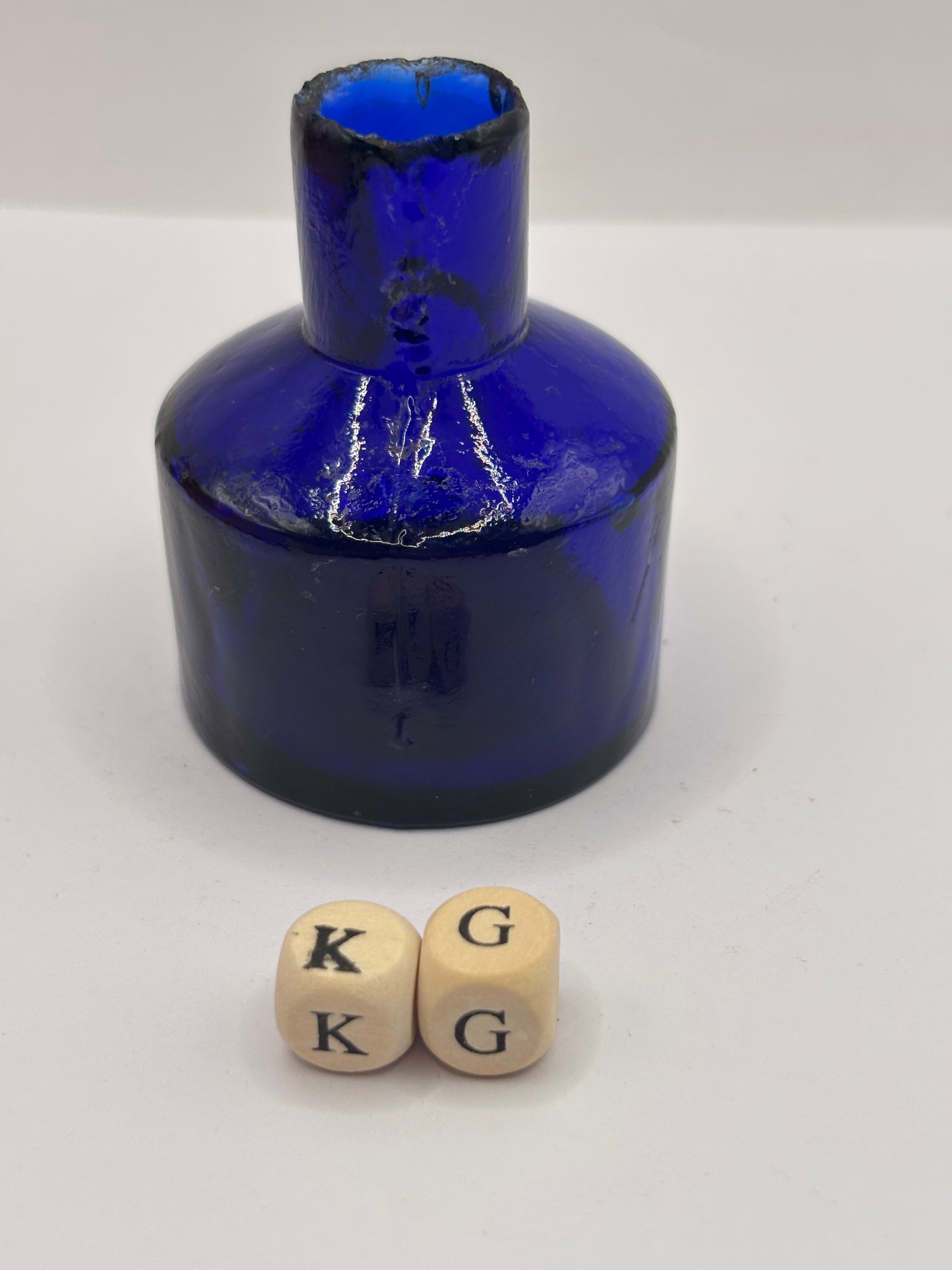 Old cobalt blue glass ink bottle, inkwell, penny ink (KG)
