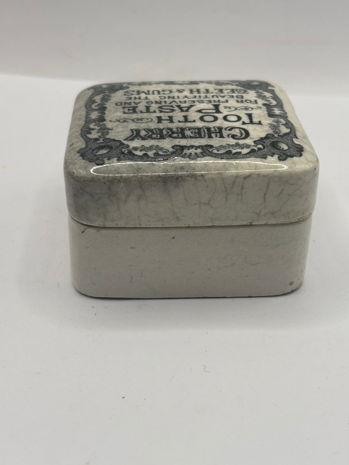 Old advertising lid and base, Cherry tooth paste 🍒